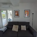 Urban Hub Apartman *